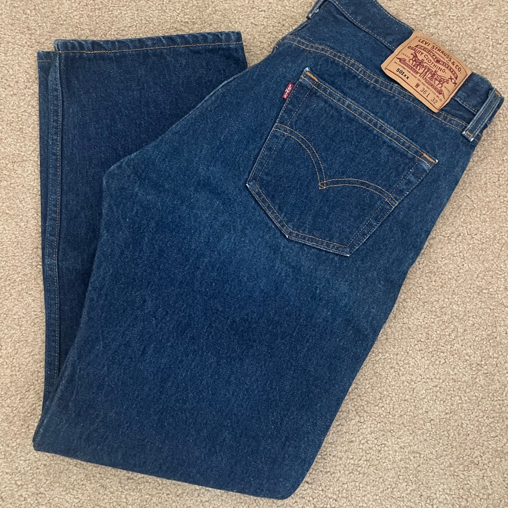 LEVI JEANS NWOT 36w 32L 501 xx
